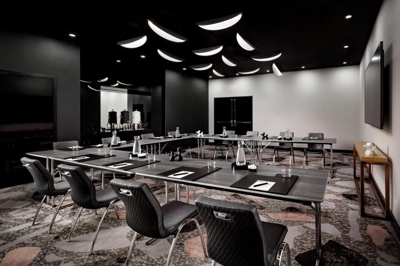 W Toronto Hotel Екстериор снимка