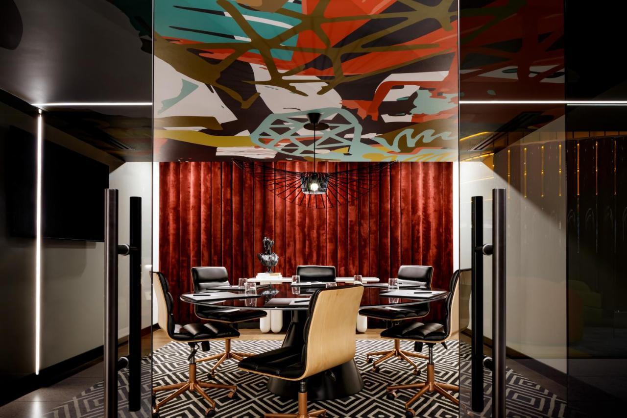 W Toronto Hotel Екстериор снимка