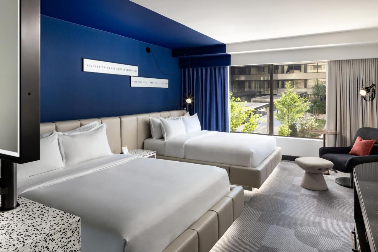W Toronto Hotel Екстериор снимка