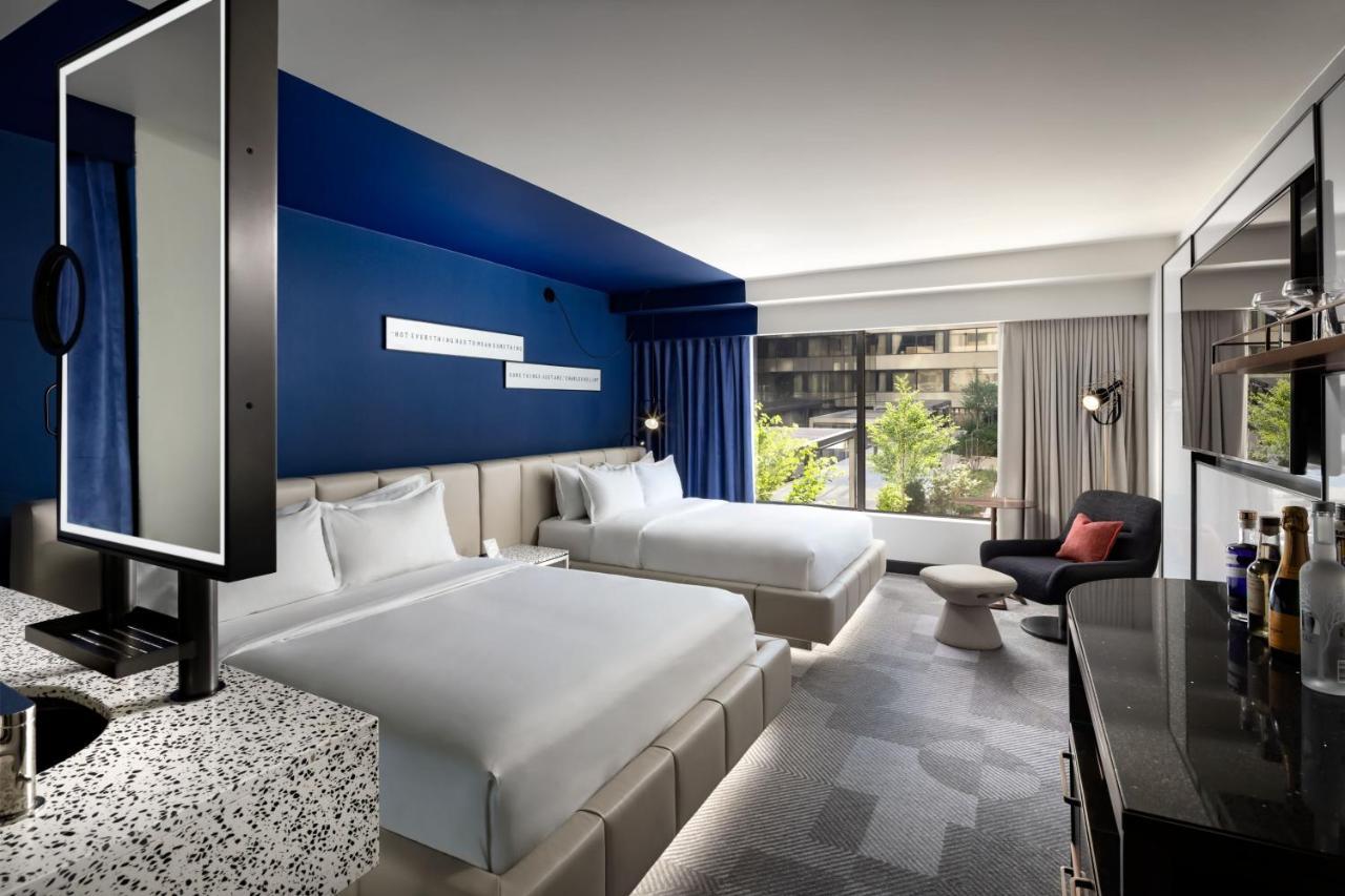 W Toronto Hotel Екстериор снимка