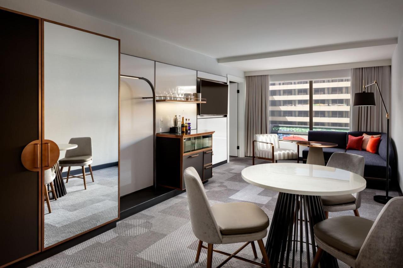 W Toronto Hotel Екстериор снимка