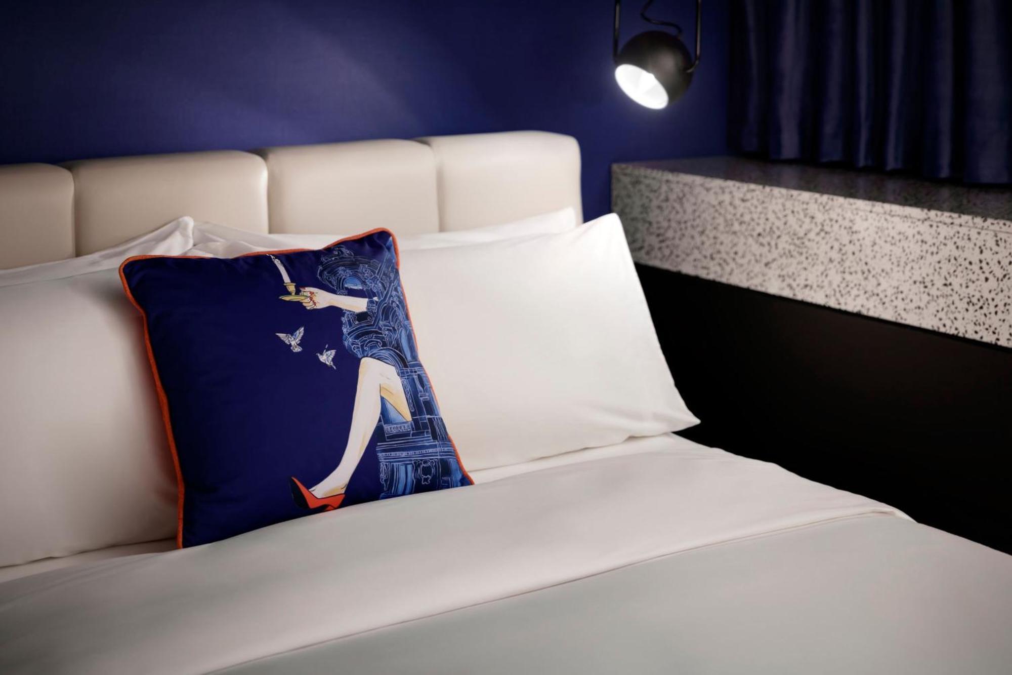 W Toronto Hotel Екстериор снимка